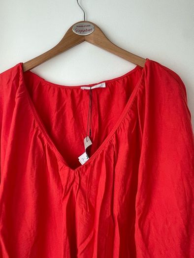 Ladies coral top size 20