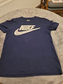 mens nike t shirt