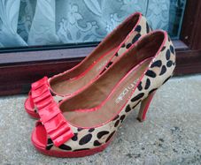 Ladies Moda In Pelle High Heel Shoes (used).
