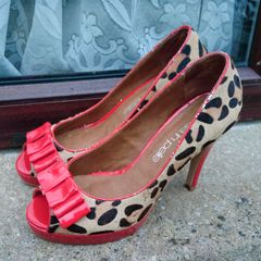 Ladies Moda In Pelle High Heel Shoes (used).