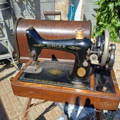 1924 Handcrank Singer Sewing Machine