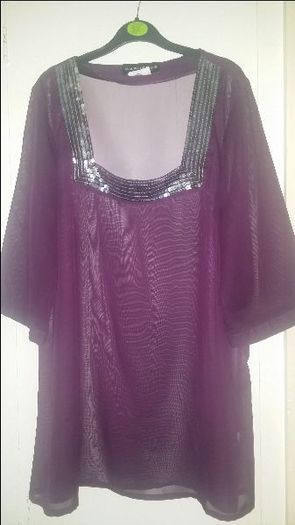 Wardrobe wine top with sequins perfect condition size UK14/16 EUR42/44 Postage included