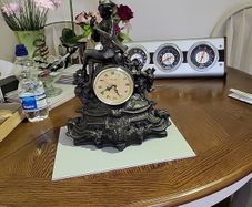Clock decaprio
