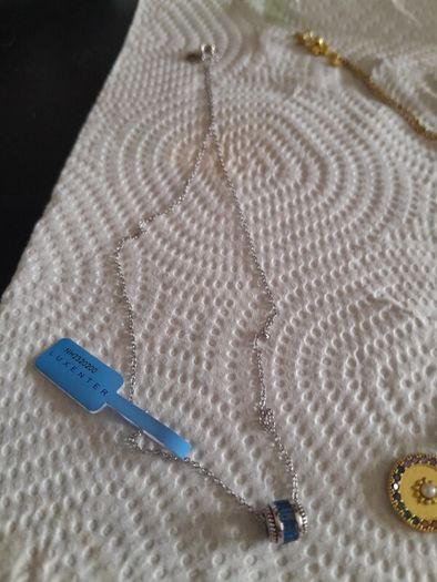ladies silver chain and pendant