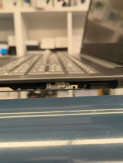 Lenovo V330-15 Intel Core i5 8th Gen 15.6" 8GB RAM 256GB SSD Windows 11 Pro