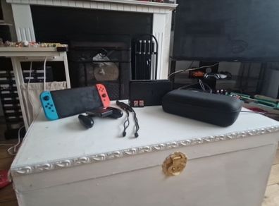 Nintendo Switch Oled with 2 Games.