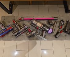 Dyson v11 hoover with High Torque Anti Tangle head