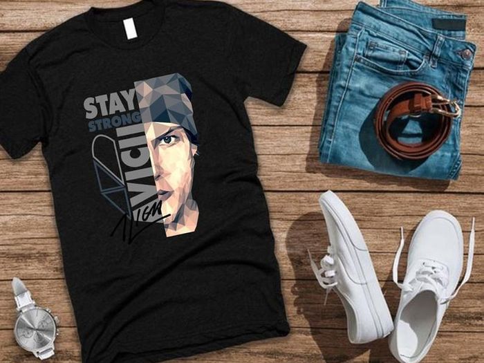 Avicii Dj t-shirt Avicii stay strong t-shirt with Avicii signature autograph t-shirt perfect gift present idea for man t-shirt top tee shirt
