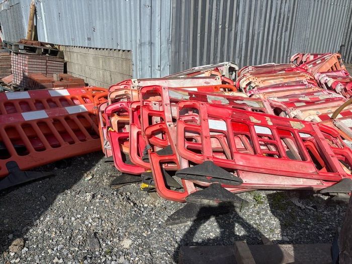 Plastic pedestrian barriers for sale