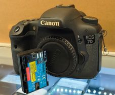Canon EOS 7D 18.0 MP Digital SLR Camera Body Only