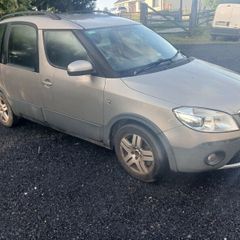 breaking    skoda   roomster    1.2    tdi