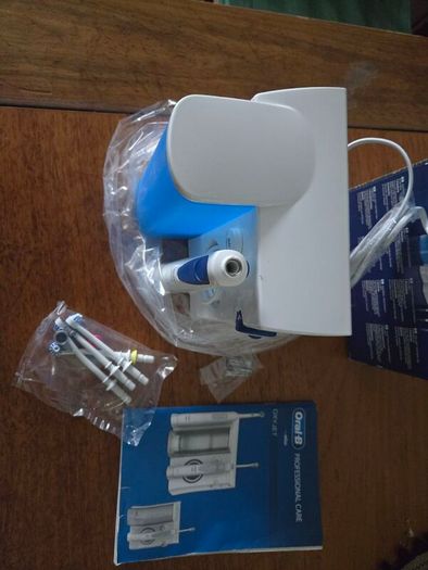 Oral-B oxyjet water flosser