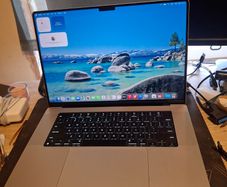 Apple MacBook Pro 16-inch M3 Max 36GB RAM / 1TB SSD  A2991 Silver