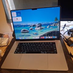 Apple MacBook Pro 16-inch M3 Max 36GB RAM / 1TB SSD  A2991 Silver