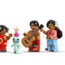Lego 43268 Lilo and Stitch Beach House Image 4
