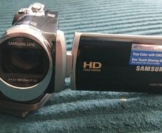 Samsung camcorder with tripod stand