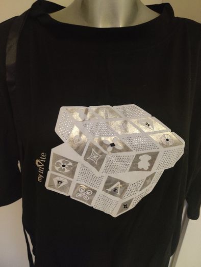 Brand new fancy loose fit top size UK14/16 EU42/44 Postage included