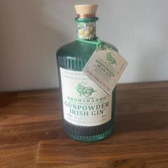 Decorative or collectible (empty) bottles Islay whisky, Islay gin, Irish whiskey