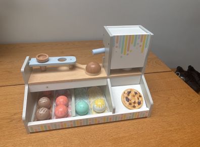 Ice cream parlour wooden toy
