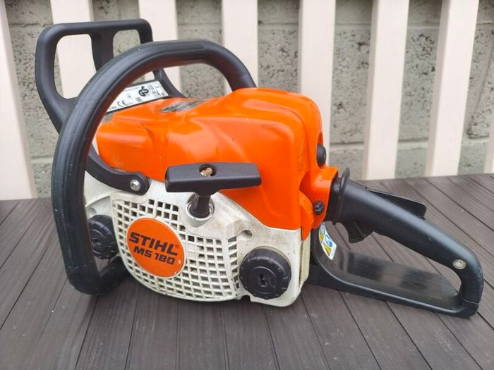 Stihl MS180/C Chainsaw