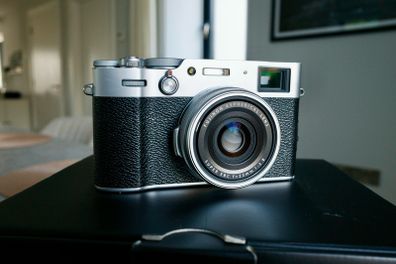 Fujifilm X100V