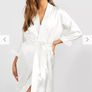 bride dressing gown Image 3