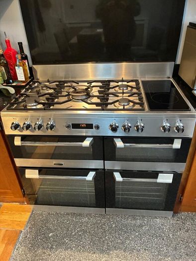 Chrome Leisure cuisinemaster & extractor hood