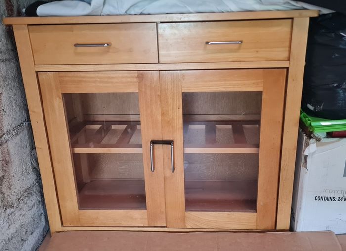 Cabinet with drawers