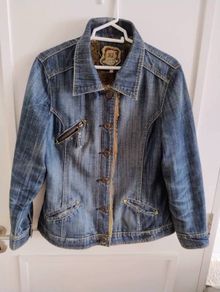 Denim cotton jacket with faux fur lining warm winter size 16 button closure in very good condition with no issues see last two photos for exact measurements FREE STANDARD POSTAGE INCLUDED