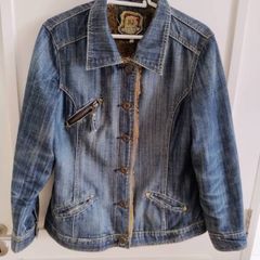 Denim cotton jacket with faux fur lining warm winter size 16 button closure in very good condition with no issues see last two photos for exact measurements FREE STANDARD POSTAGE INCLUDED