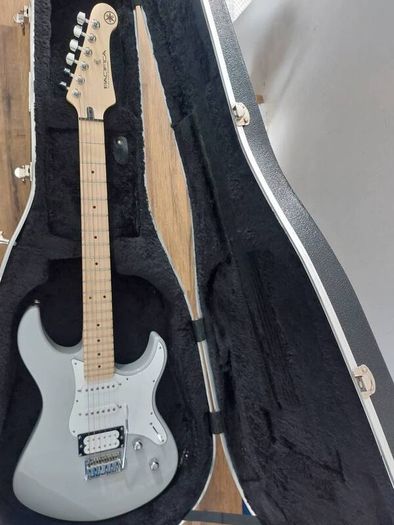 Yamaha Pacifica PAC112VM