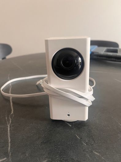 Baby Bath Seat & Wyze Indoor Camera