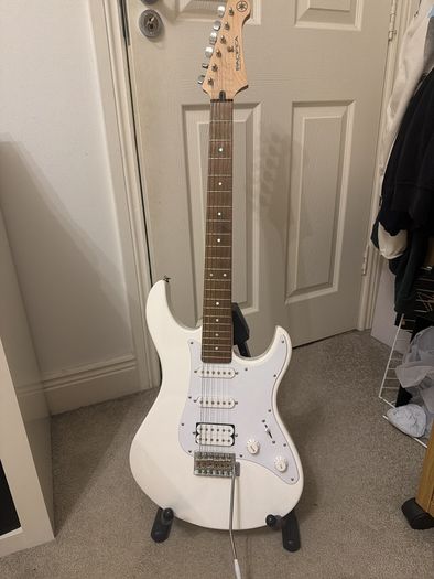 yamaha pacifica 012 II electric guitar
