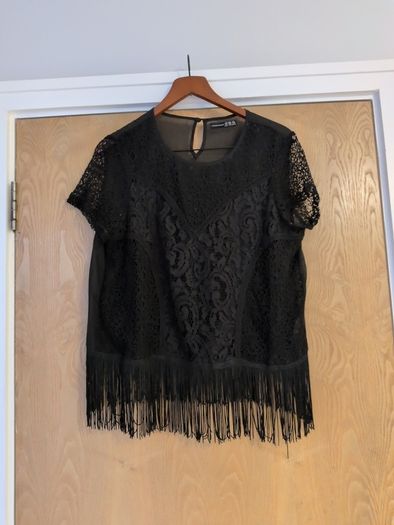 Small Bundle Blouses X 4 & 2 Dresses. S. 18.  Available for 2 weeks..