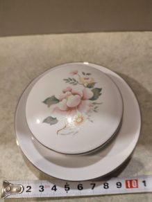 Schimel small bone china dish and trinket pod with lid
