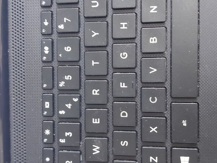 HP Laptop, TPN-Q189, Intel Core i3-6006U CPU, 2.0 GHz, 4GB Ram, 500GB HDD, Windows 10, Microsoft Edge, Chrome and VLC