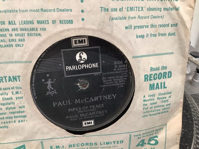 Paul mc Cartney Pipes of  Peace vinyl single