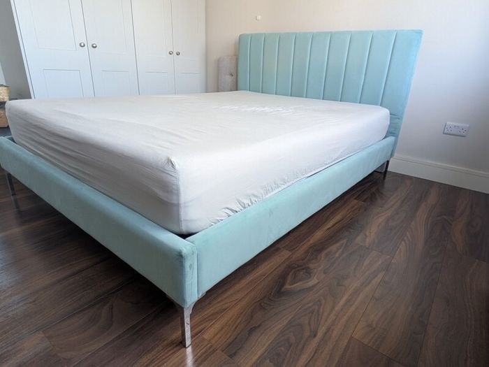 King size bed