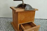Lovely vintage Dutch manual coffee grinder kitchenalia