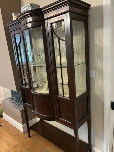display cabinet