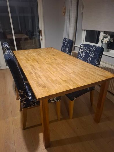 Set of 4 dining chairs