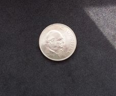 1965 Winston Churchill Commemorative Crown Coin