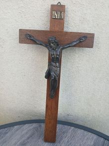 Vintage Oak Crucifix