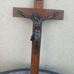 Vintage Oak Crucifix