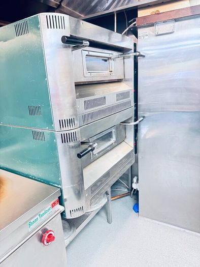 Pizza oven