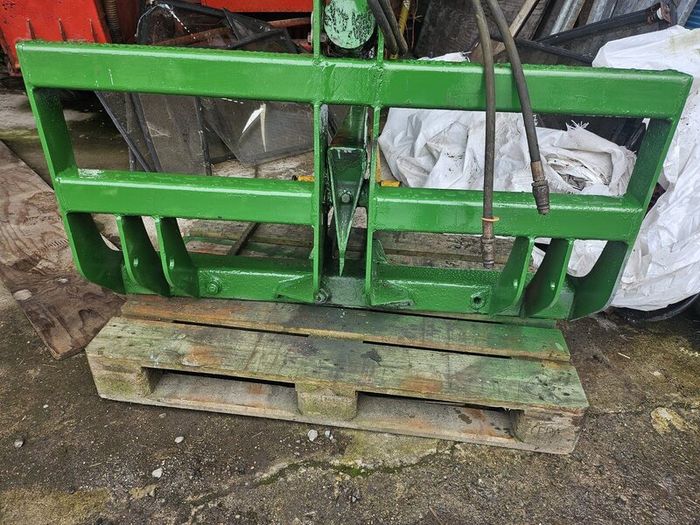 McHale Bale spliter