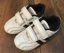 GOLA Sports boys runners size 5 junior
