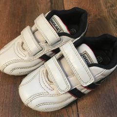 GOLA Sports boys runners size 5 junior