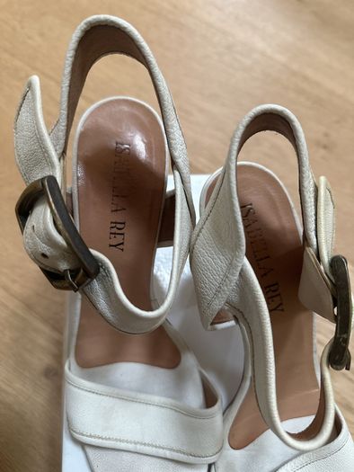 Cream Sandals by Isabella Rey of Italy