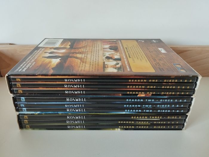 Roswell The Complete Series Seasons 1-3 DVD Set